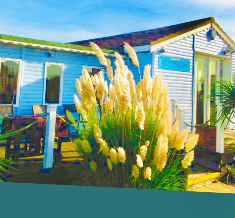 Leysdown-On-Sea Saddlebrook Holiday Park 3 Bedroom Brick Built Chalet Bungalow Eksteriør billede