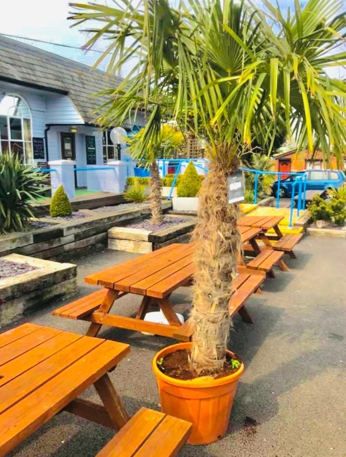 Leysdown-On-Sea Saddlebrook Holiday Park 3 Bedroom Brick Built Chalet Bungalow Eksteriør billede