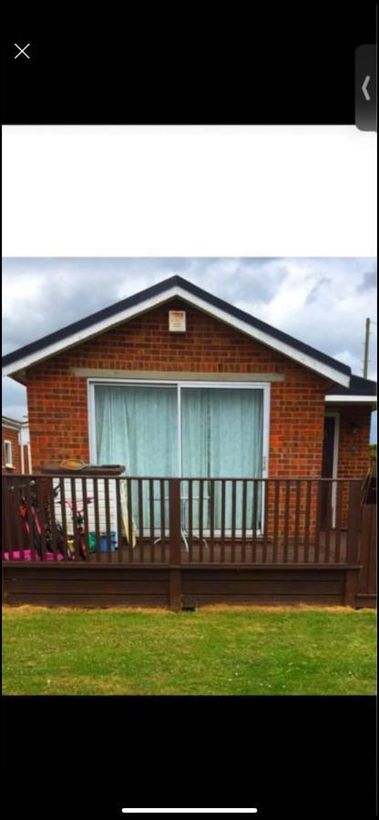 Leysdown-On-Sea Saddlebrook Holiday Park 3 Bedroom Brick Built Chalet Bungalow Eksteriør billede